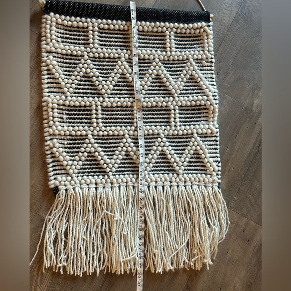 🖤 Black & White Textured Macramé Wall Hanging | Boho Chic Home Décor - Picture 8 of 9